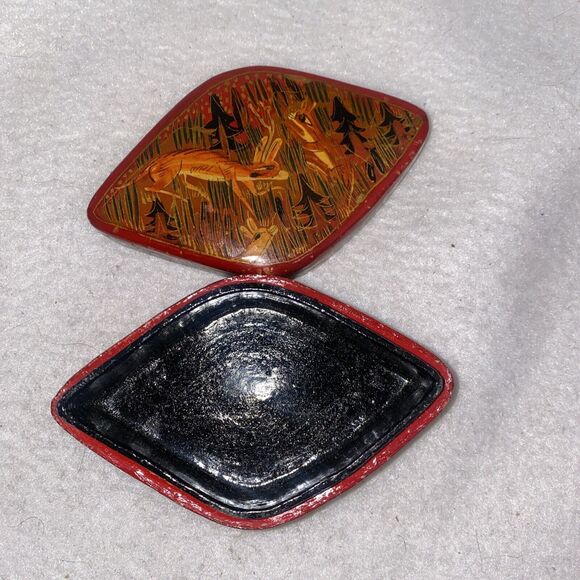 Vintage Russian Trinket Box Hand Painted H M Sadiq Srinagar-Kashmir Fox Diamond - Picture 1 of 9